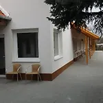 Czermann Oda ve Kahvaltı 3*
