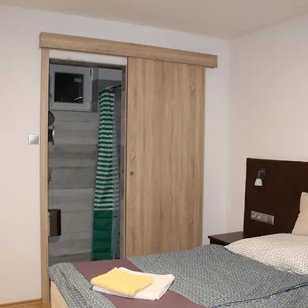 Alojamento de Acomodação e Pequeno-almoço Czermann 3*